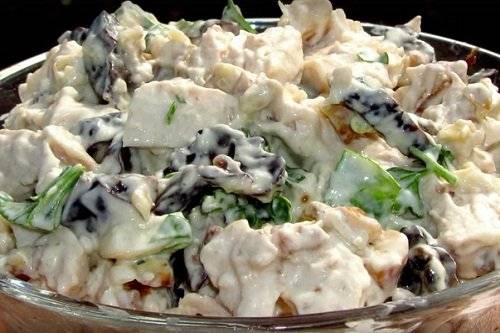 Салат с сыром и помидорами