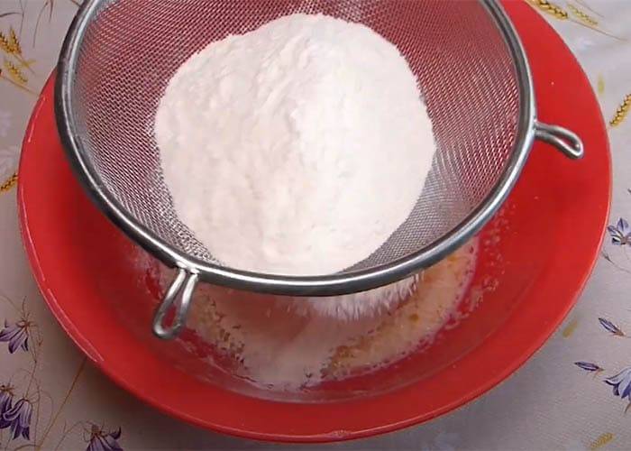 Пошаговый рецепт пирога из слоеного теста с мясом