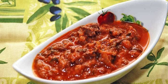 Спагетти в сливочном соусе с курицей