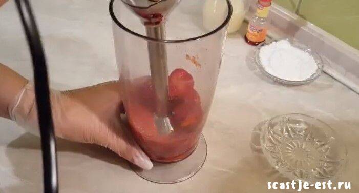 Клубничное мороженое