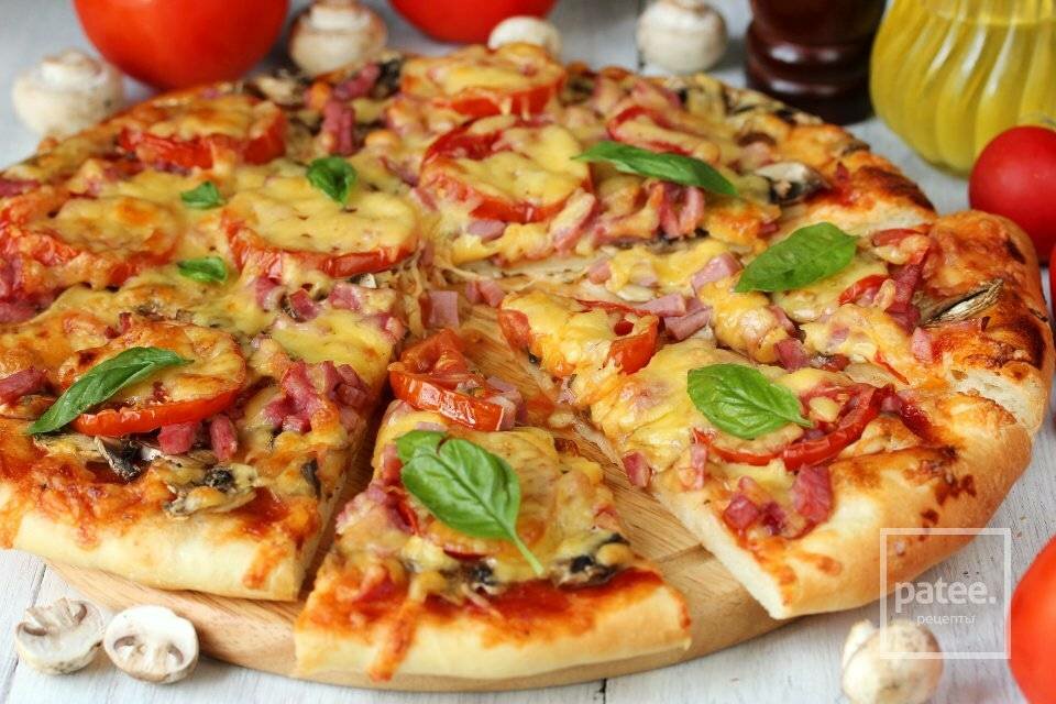 Домашняя пицца с грибами