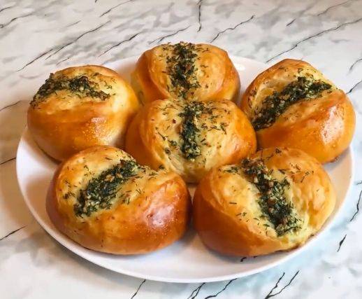 Сдобные булочки из дрожжевого теста
