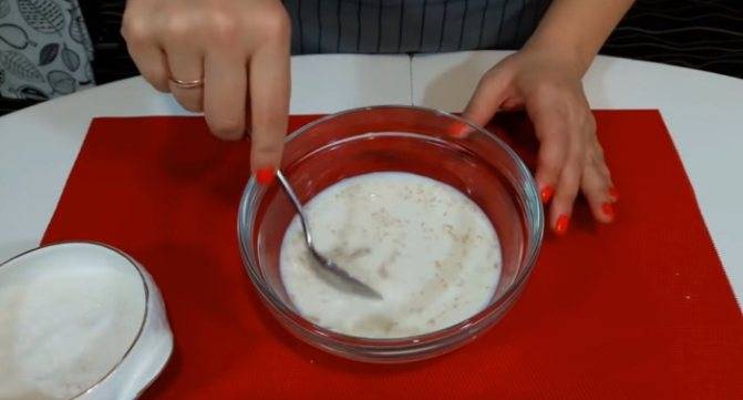 Пицца с колбасой и сыром