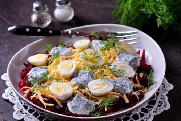 Свекольный салат с черносливом и грецкими орехами, рецепт с фото. вкусный салат с вареной свеклой