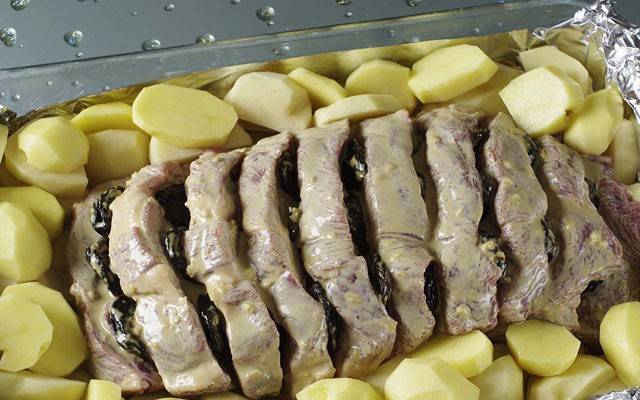 Рецепт вкусной свинины с овощами в мультиварке