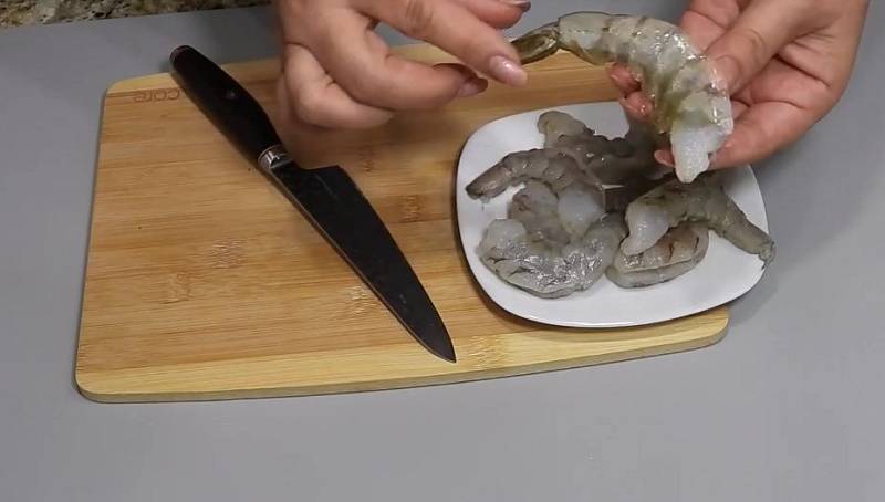 Помидоры черри, фаршированные креветками