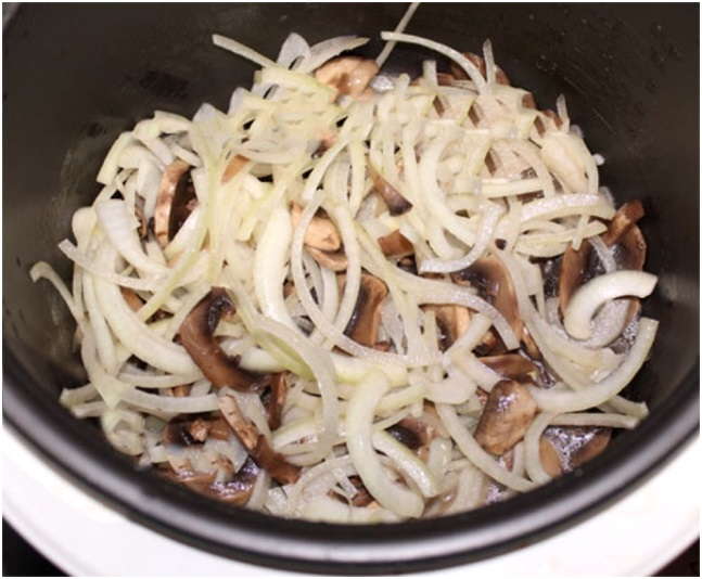 Вкуснейшие тушеные блюда с картошкой и грибами в мультиварках редмонд и поларис. рецепты и фото