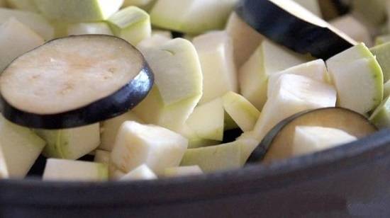Рулетики из баклажанов с сыром и чесноком