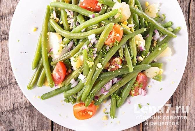 Салаты с консервированной фасолью и сухариками, вкусные, необычные, но простые