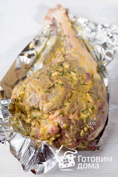 Баранья ножка, томленная с медом и прованскими травами