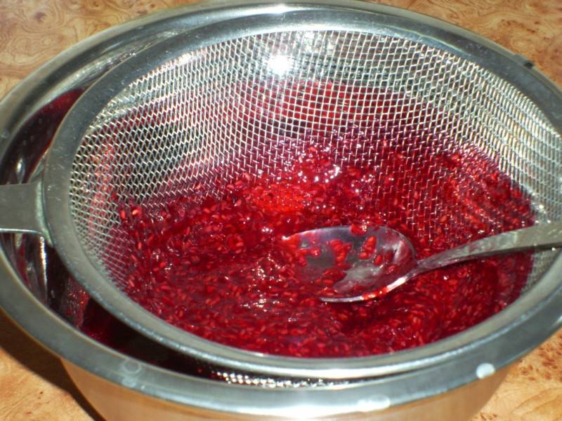 Праздничное желе из варенья с желатином