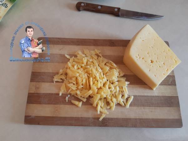 Салат с сыром и помидорами