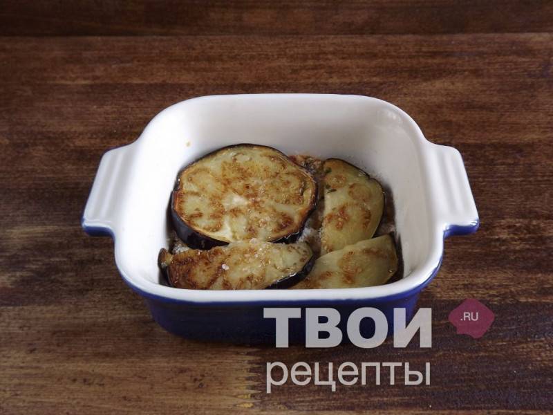 Баклажаны в духовке с помидорами и сыром