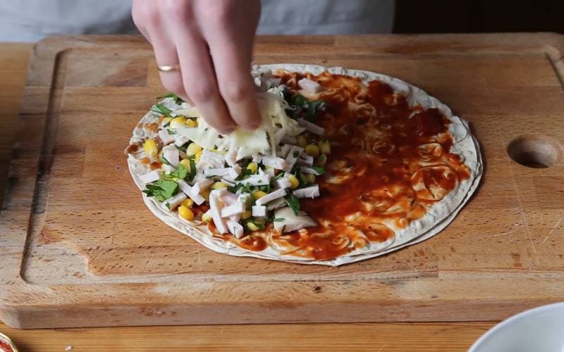 Готовим вкуснейшую мексиканскую кесадилью с курицей