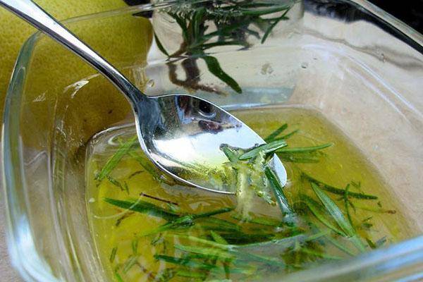 Баранья ножка, томленная с медом и прованскими травами