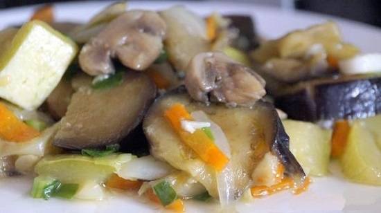 Рулетики из баклажанов с сыром и чесноком