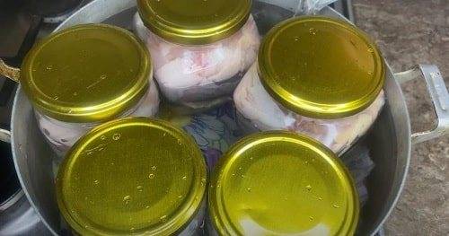 Курица в банке и в духовке. 3 рецепта в собственном соку