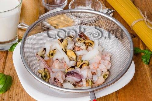Паста с морепродуктами в сливочном соусе
