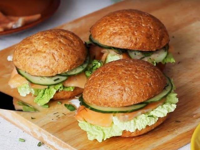 11 самых вкусных бутербродов с красной рыбой к новогоднему столу