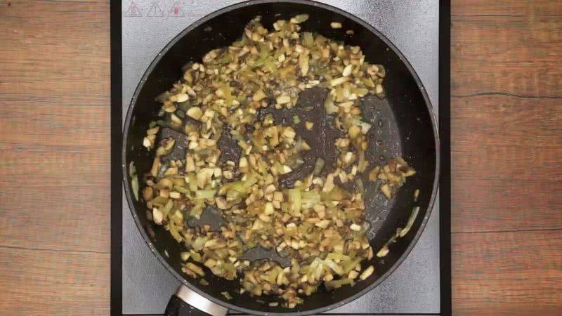 Рулетики из ветчины с сыром и чесноком рецепт с фото пошагово как сделать