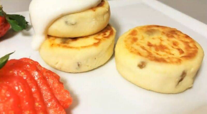 Сырники из творога: 20 пп-рецептов на любой вкус