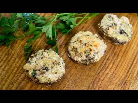 Фаршированные шампиньоны в духовке с сыром и ветчиной