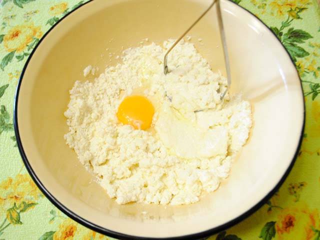 Сырники из творога: 20 пп-рецептов на любой вкус