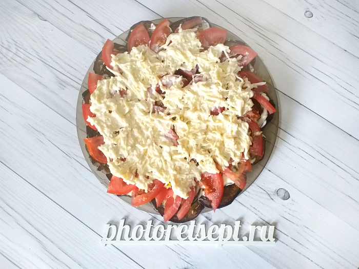 Баклажаны в духовке с помидорами и сыром