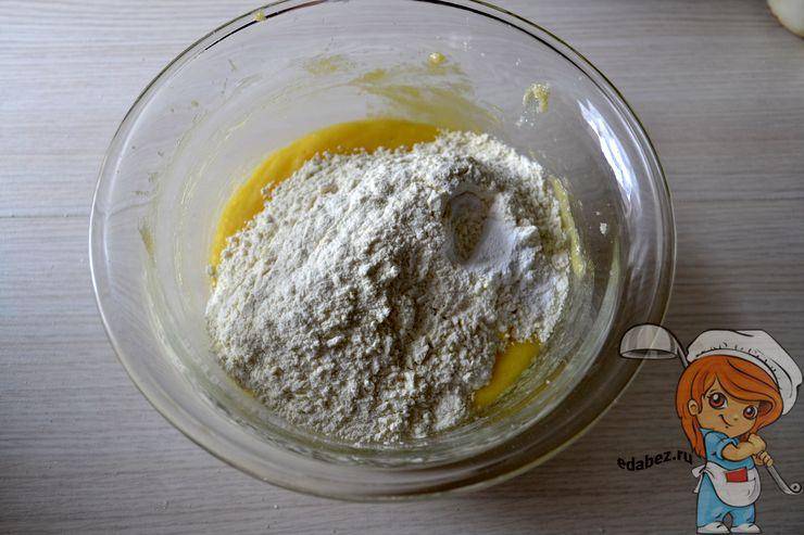 Простой кекс с изюмом на кефире. кефирный кекс в мультиварке