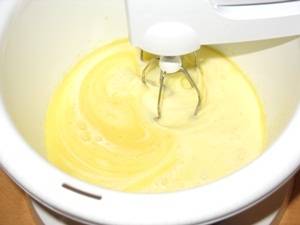 Как приготовить гоголь-моголь для пасхального кулича