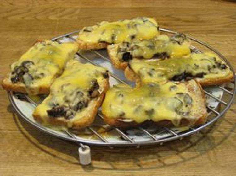 Башенки из баклажанов с помидорами и сыром