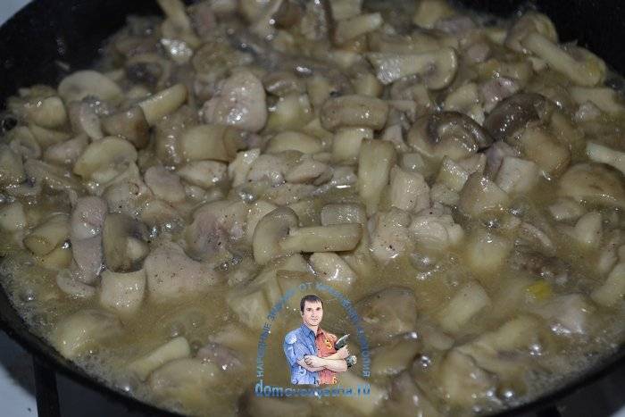 Жульен в картошке с грибами и сыром
