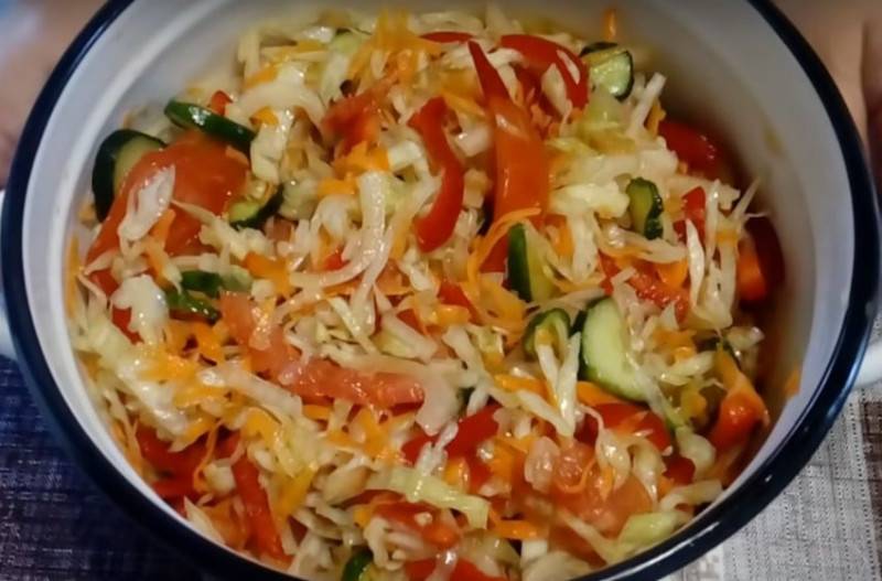 Салат из капусты с болгарским перцем: 4+ очень вкусных рецепта, калорийность и много идей